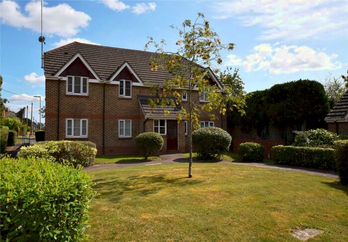 1 Bedroom Apartment To Rent In Groves Lea, Mortimer, Reading, Berkshire, RG7