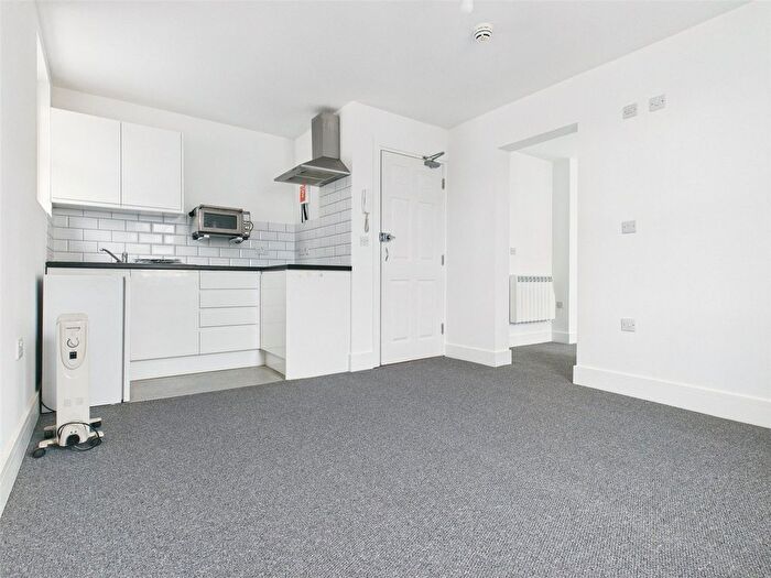 1 Bedroom Property To Rent In Rowlands Road, Worthing, West Sussex, BN11