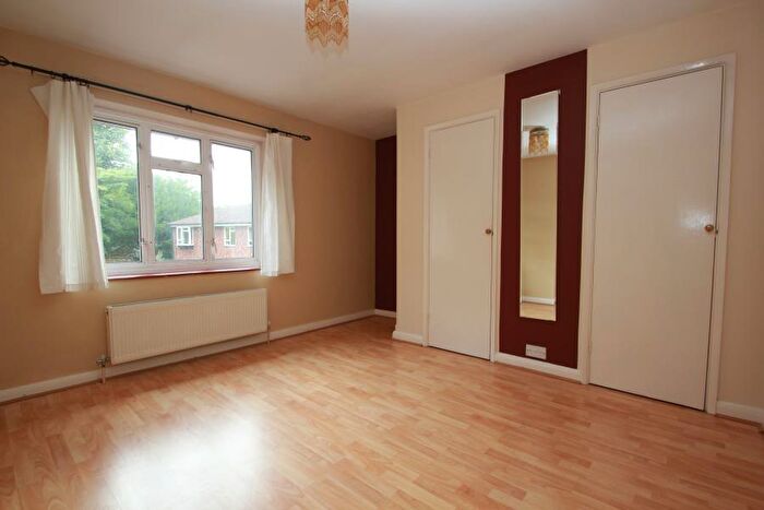 1 Bedroom Maisonette To Rent In Woking, Surrey, GU22