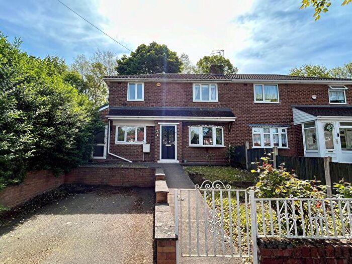 3 Bedroom Semi-Detached House For Sale In Denbigh Drive, West Bromwich, B71