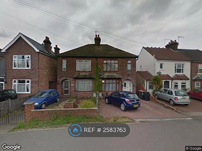 3 Bedroom Semi-Detached House To Rent In Houghton Road, Dunstable, LU5