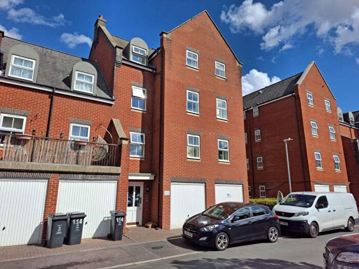 2 Bedroom Apartment To Rent In Lynmouth Road, Swindon, Wiltshire, SN2