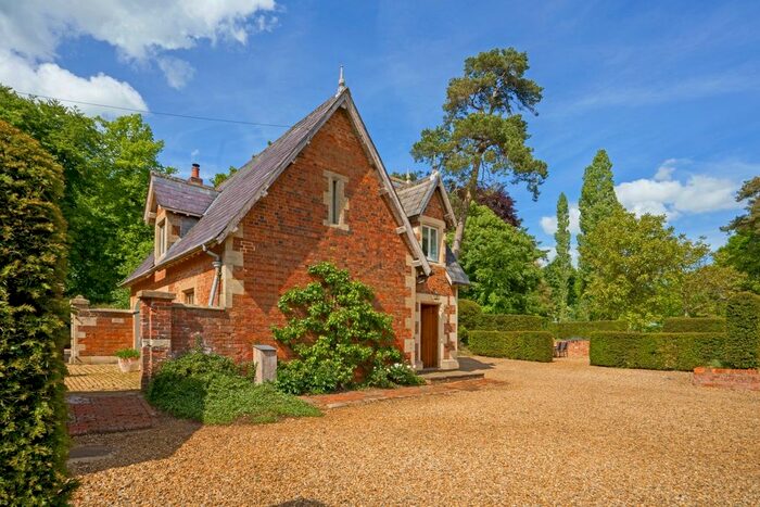 3 Bedroom Cottage To Rent In Chittoe, Chippenham, SN15