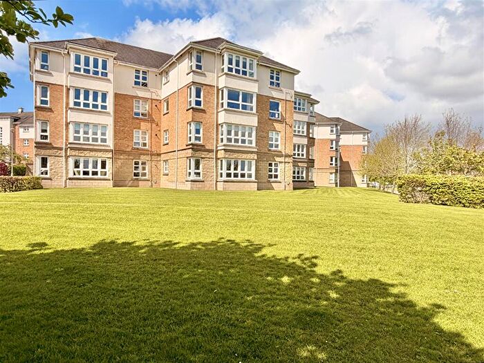 2 Bedroom Flat For Sale In The Paddock, Hamilton, ML3