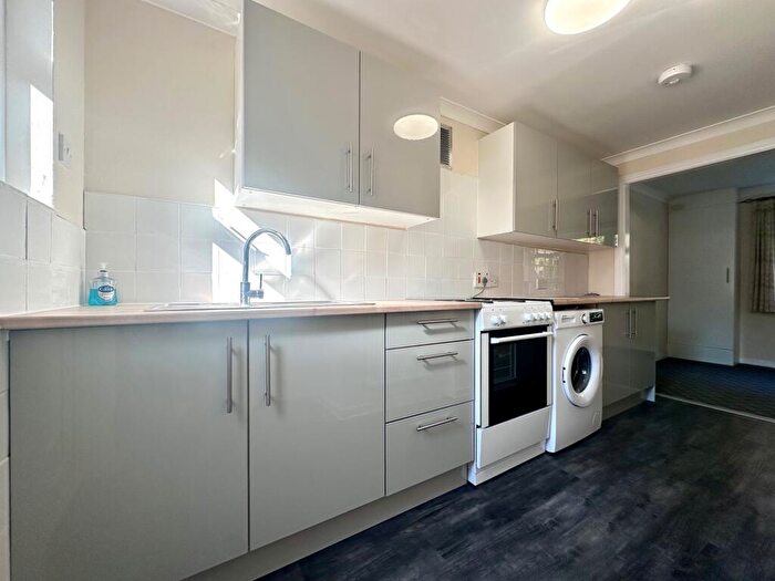 3 Bedroom House To Rent In Hawkins Road, Cambridge, CB4