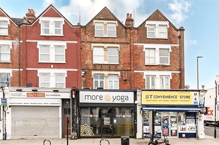 1 Bedroom Flat For Sale In Balham High Road, London, SW17