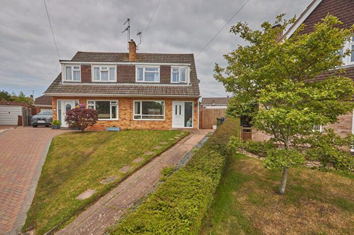 3 Bedroom Semi-Detached House For Sale In Grainger Close, Exeter, EX2