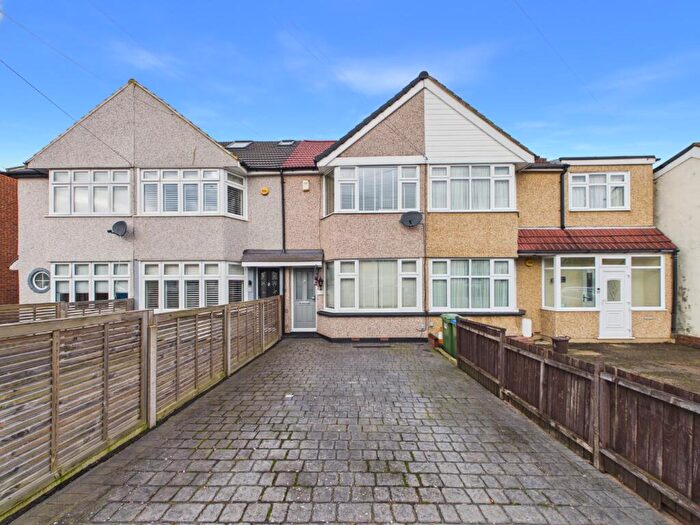 2 Bedroom Terraced House For Sale In Dorchester Avenue, Bexley, Kent, DA5