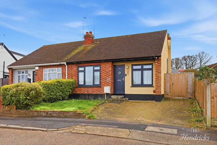 2 Bedroom Bungalow For Sale In Leslie Close, Leigh-On-Sea, SS9