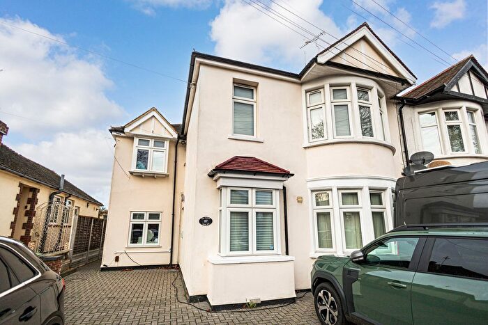 2 Bedroom Flat For Sale In Northville Drive, Westcliff-On-Sea, SS0