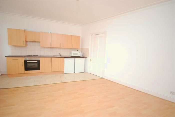 3 Bedroom Maisonette To Rent In York Street, Twickenham, TW1