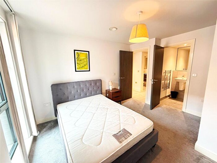 2 Bedroom Apartment To Rent In St Martin's Place, Broad Street, Birmingham, B15