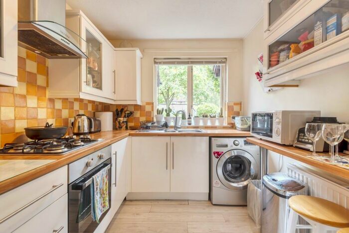 2 Bedroom Maisonette To Rent In Steve Biko Lane London, SE6