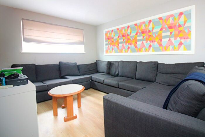 7 Bedroom Terraced House To Rent In Rhymney Street, Cathays, CF24