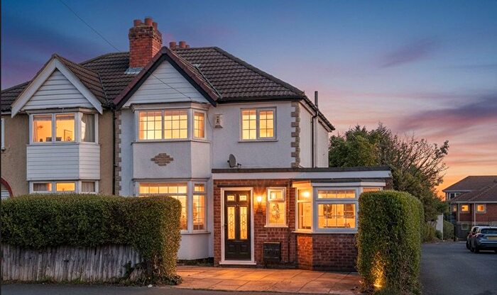 3 Bedroom Semi-Detached House For Sale In Gannow Road, Rednal, B45