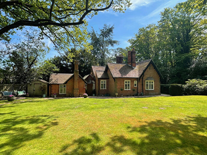 3 Bedroom Cottage For Sale In Woodcote Lane Leek Wootton, Warwick, Warwickshire, CV35