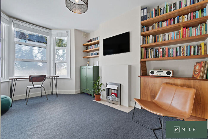1 Bedroom Flat For Sale In Earlsmead Road, London, NW10
