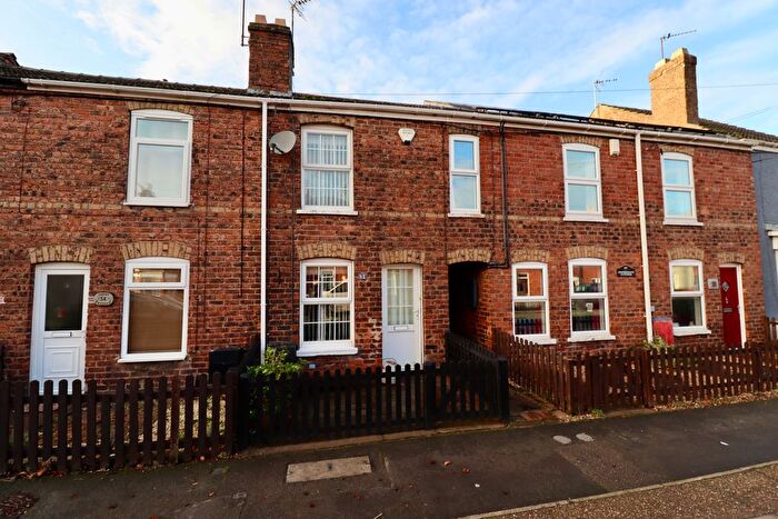 2 Bedroom Terraced House For Sale In Grantham Road, Bracebridge Heath, LN4