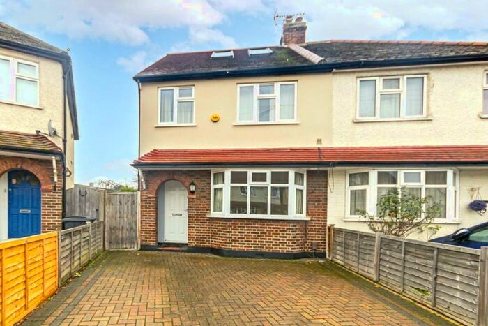 4 Bedroom Semi-Detached House To Rent In Ronelean Road, Surbiton, KT6