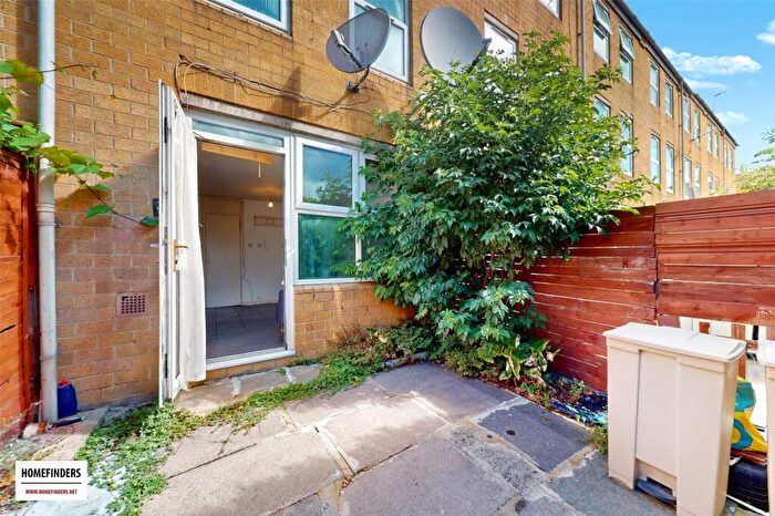 3 Bedroom Terraced House For Sale In Caldecott Way, Hackney, E5 - Photo 9