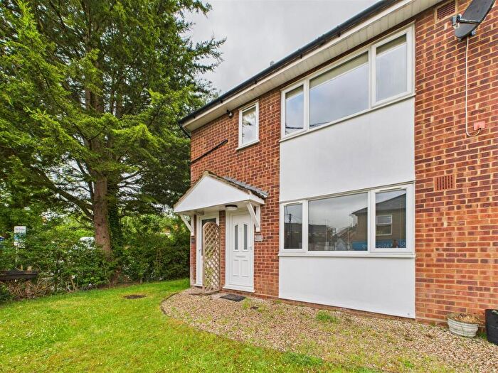 1 Bedroom Maisonette For Sale In Western Road, Billericay, CM12