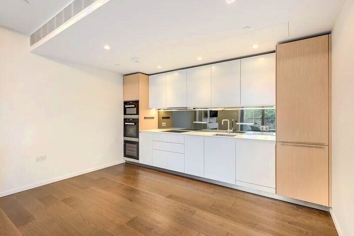 2 Bedroom Flat For Sale In Falmer Road, Haringey, London, N15
