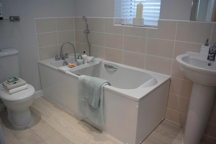 4 Bedroom Property To Rent In Bentley Grove, Thorpe Road, Peterborough, PE3