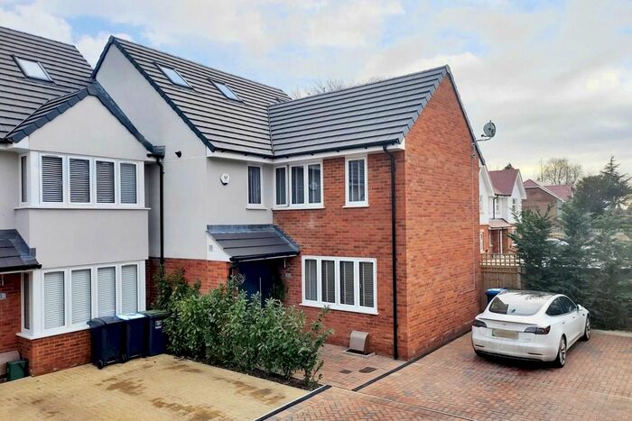 4 Bedroom Property To Rent In Newman Close, Bovingdon, Unfurnished, Available From February, HP3