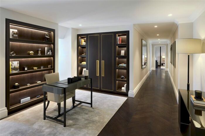 1 Bedroom Flat For Sale In Knightsbridge Gate, Knightsbridge, London, SW1X