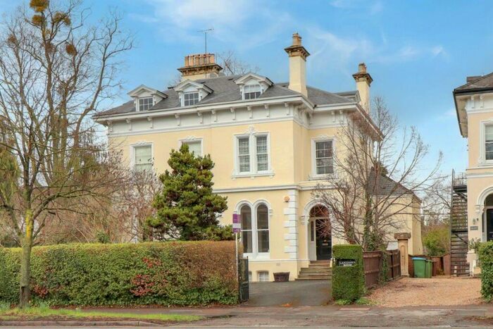 2 Bedroom Flat To Rent In Lansdown, GL51