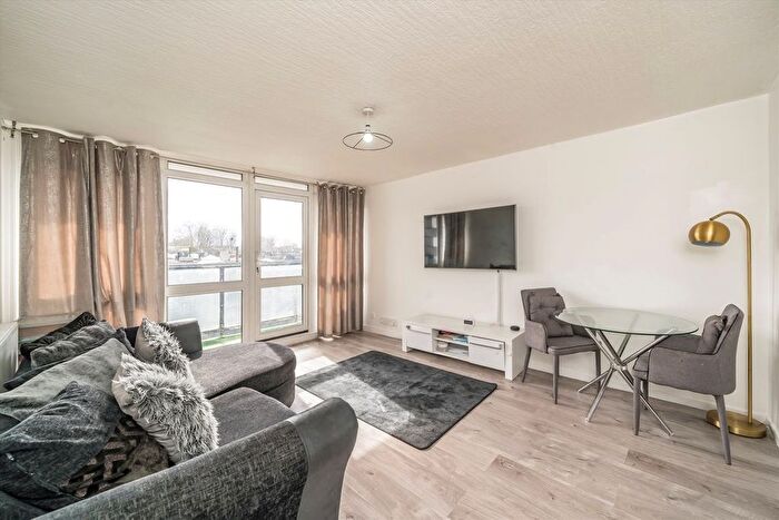 1 Bedroom Flat To Rent In Glanville Road, London, SW2