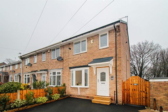 3 Bedroom Town House For Sale In Sandown Avenue, Crofton, WF4