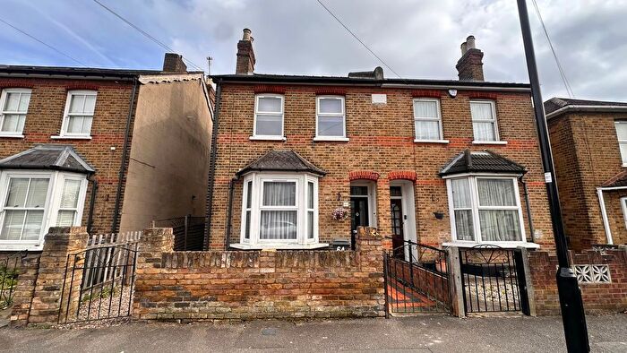 3 Bedroom Semi Detached House For Sale In Tachbrook Road, Feltham, TW14