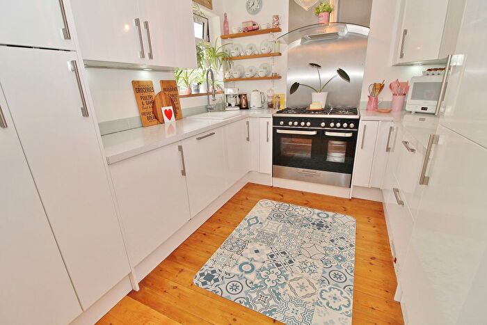 2 Bedroom Detached Bungalow For Sale In Chestnut Avenue, Bedhampton, Havant, PO9