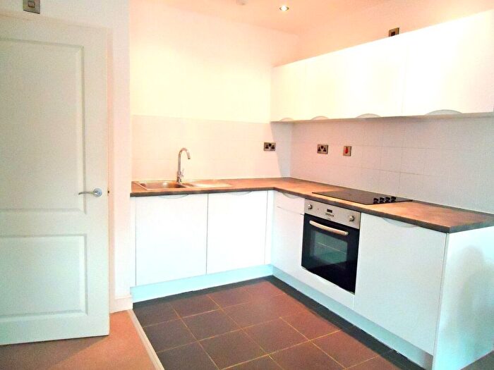 1 Bedroom Flat To Rent In Lark Lane, Liverpool, Merseyside, L17