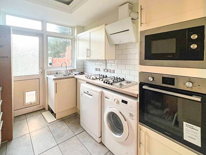 3 Bedroom Semi-Detached House To Rent In St James Avenue, Sutton, SM1