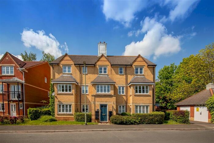 2 Bedroom Flat To Rent In East Field Close, Headington, Oxford, OX3