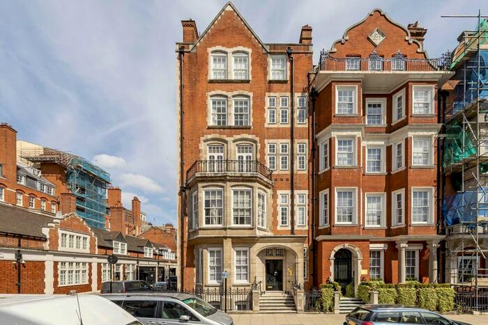2 Bedroom Flat To Rent In Aldford Street, London, W1K