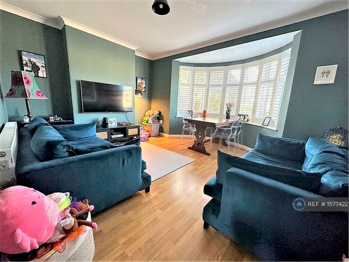 1 Bedroom Maisonette To Rent In Wood Acre House, London, SE9