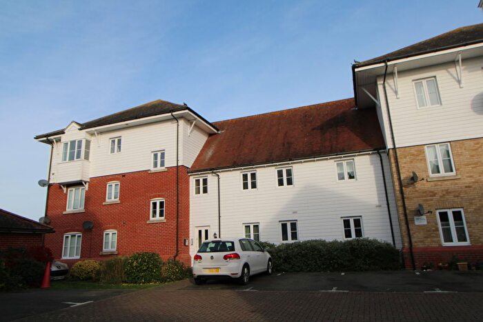 2 Bedroom Flat For Sale In Oxton Close, Rowhedge, CO5