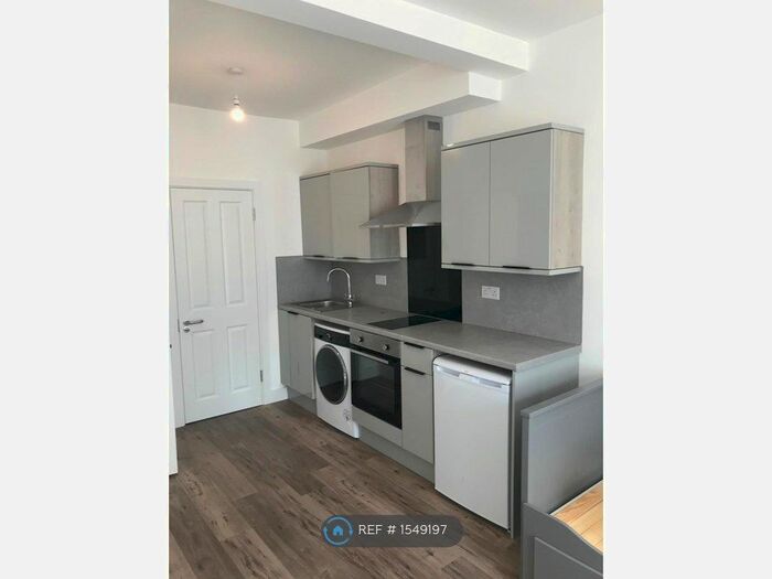 Studio To Rent In Winchester Road, London, N9