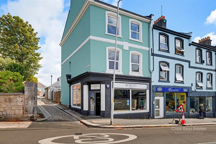 3 Bedroom Flat To Rent In Dairy Lane, Stoke, PL1