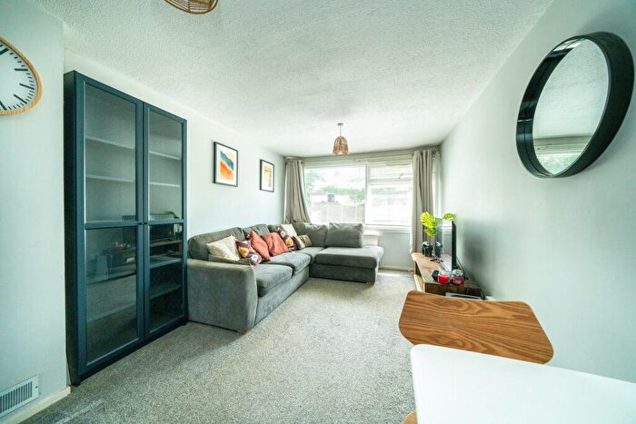 1 Bedroom Apartment For Sale In Sebright Road, Markyate, AL3
