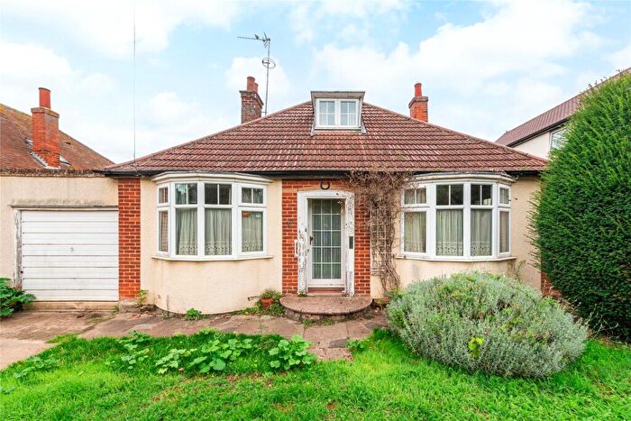 2 Bedroom Bungalow For Sale In Crow Furlong, Hitchin, Hertfordshire, SG5