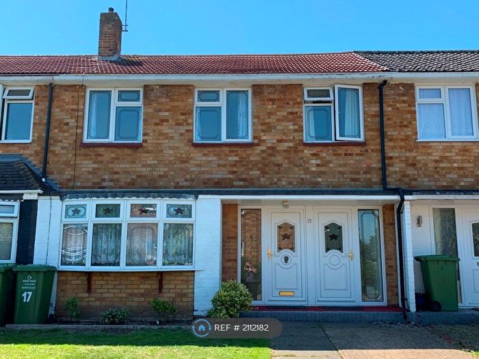 3 Bedroom Terraced House To Rent In Codenham Straight, Basildon, SS16