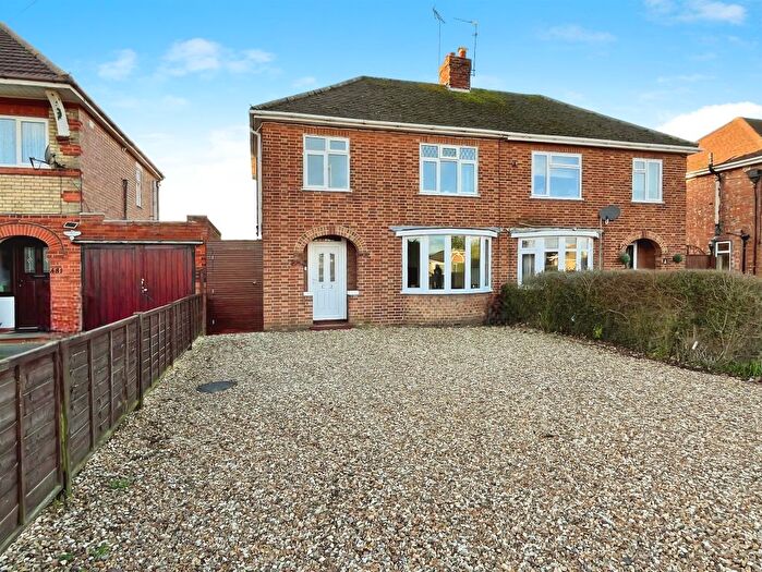 3 Bedroom Semi-Detached House For Sale In Fulbridge Road, Peterborough, PE4