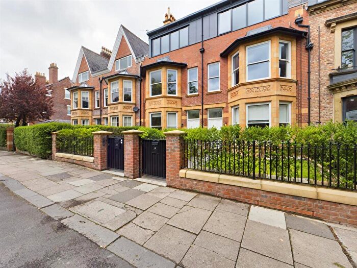 2 Bedroom Apartment To Rent In West Avenue, Gosforth, Newcastle Upon Tyne, NE3