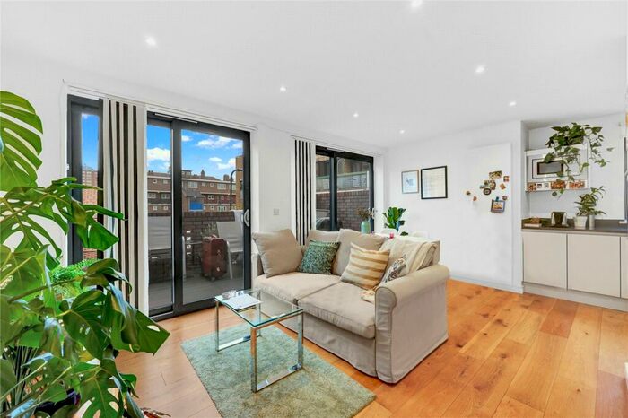 1 Bedroom Apartment To Rent In - Kingsland Road, E2