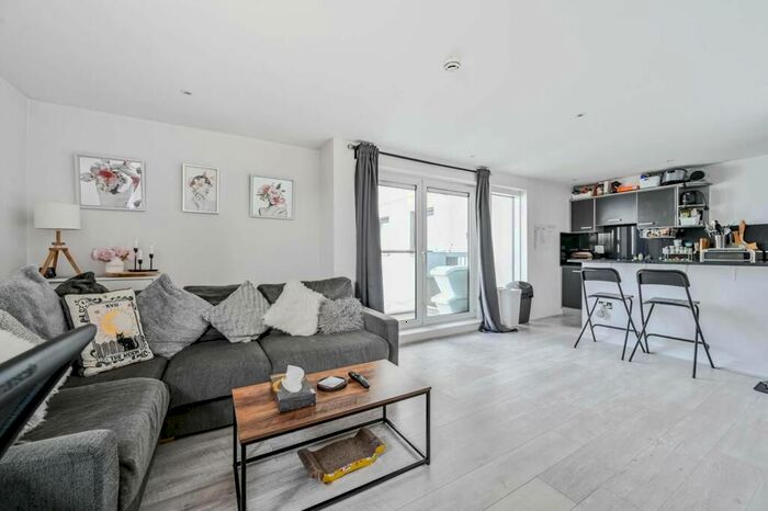 2 Bedroom Flat To Rent In Argyll Road, London, SE18