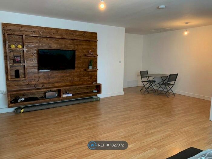 2 Bedroom Flat To Rent In Arthur Street, Bury BL8